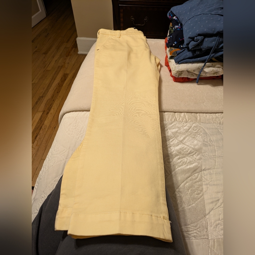 Entre Amis Men Yellow Pants